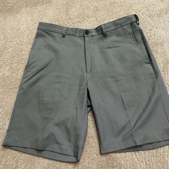 Men’s golf shorts - Picture 1 of 3